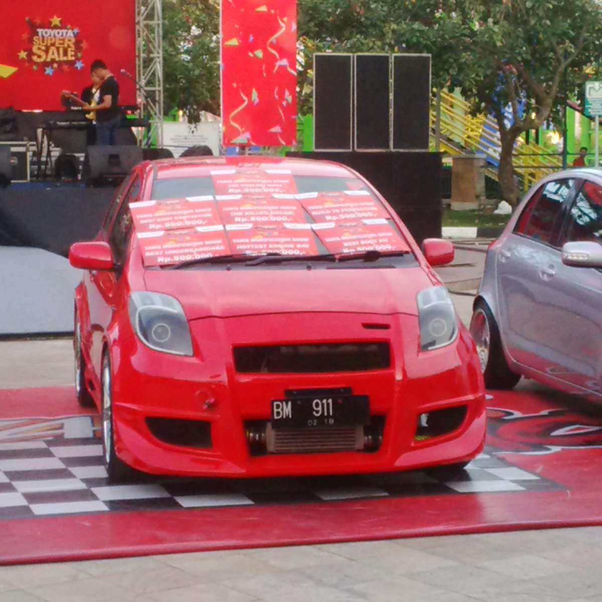 ice_audioworks's tweet photo. KING OF YARIS AUTO CONTEST 2014 PEKANBARU. 1 KING Thropies+8 Category Thropies #AgungTOYOTA #Toyotaid #Pekanbaru http://t.co/lwcUqprSiD