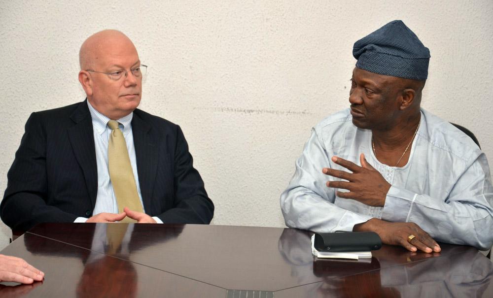 zhangruoxi77's tweet image. US Ambassador Holds Meeting With Jimi Agbaje And PDP Chieftains - bit.ly/1xZ58YZ