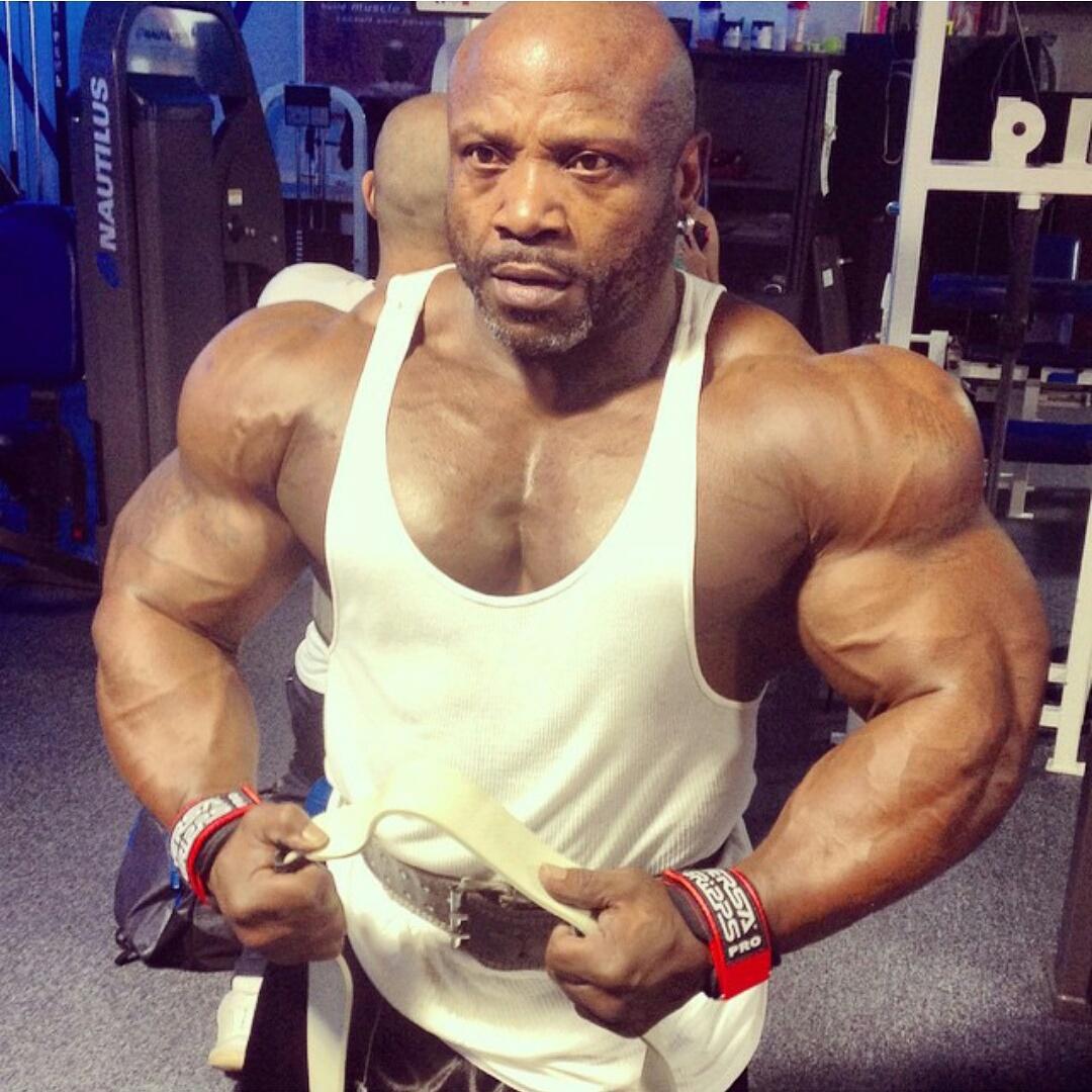 performaxlabs's tweet image. PerformaxLabs athlete @CTANKDIXON looking HUGE here on FlexFriday! #Performaxlabs #FlexFriday #ArnoldClassic #fitfam