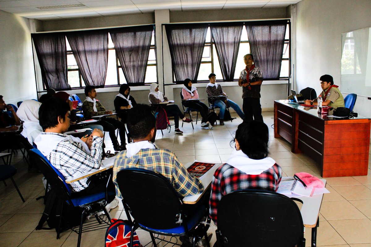 DIKSAR_GW's tweet photo. [UPDATE]
9 Januari 2015. Materi Sejarah &amp; Hakekat Gandawesi.#DIKSARXXVIII.
BERANI TEGUH TANGGUH!
cc: @Gandawesi_KPALH http://t.co/cakxzaAfY0