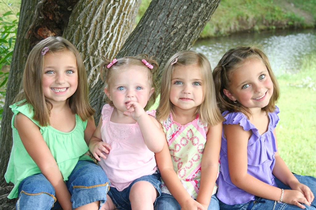 MindyMcKnight's tweet photo. #fbf #FlashbackFriday to Summer 2006! 😍 Aren't @BrooklynAndBailey, @KamriNoel, and Rylan so cute? #MissThemAsLittles http://t.co/cZiWvuvQnw