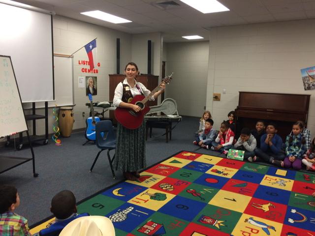 MrsJDyer's tweet photo. Singing to cattle drive songs Old Suzanna  Don't You Cry For Me, Home Home On The Range, The Stars At Night http://t.co/b4Q1eJ1ly1