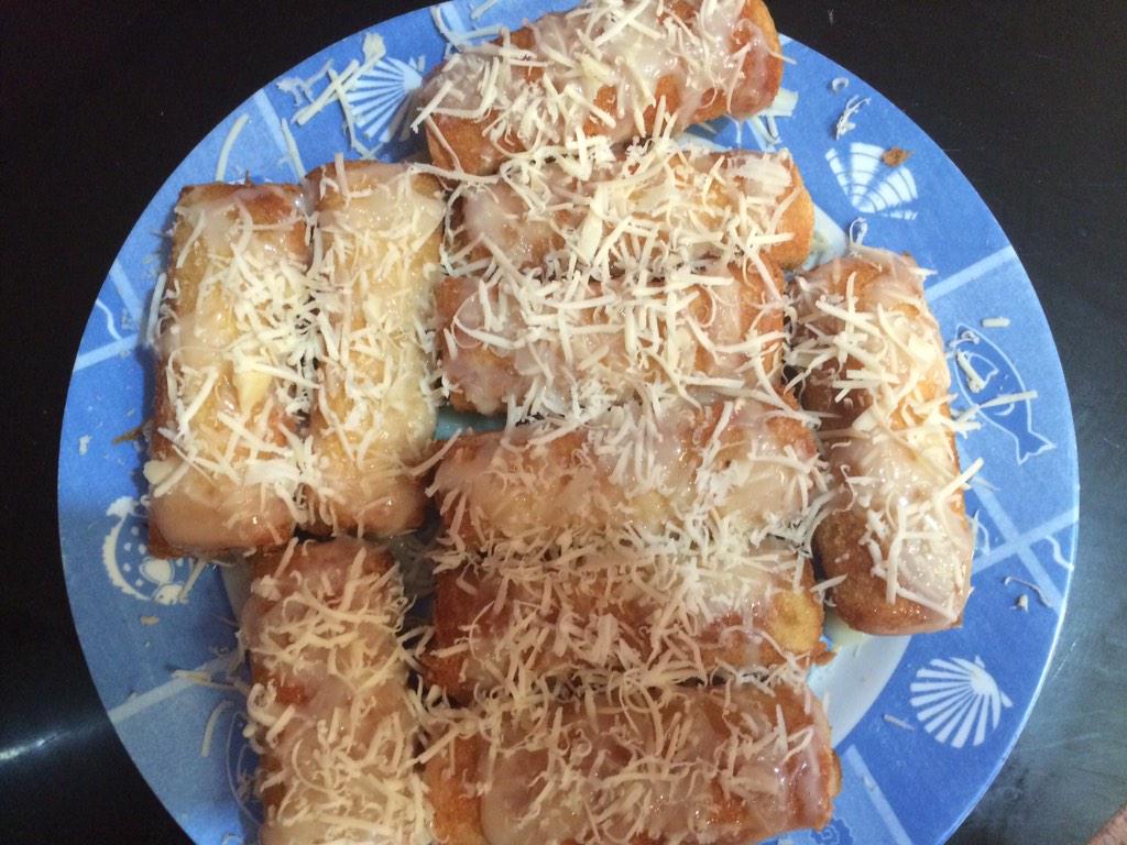 risoles pisang keju dengan harga 4 ribu per biji 🍌🍌