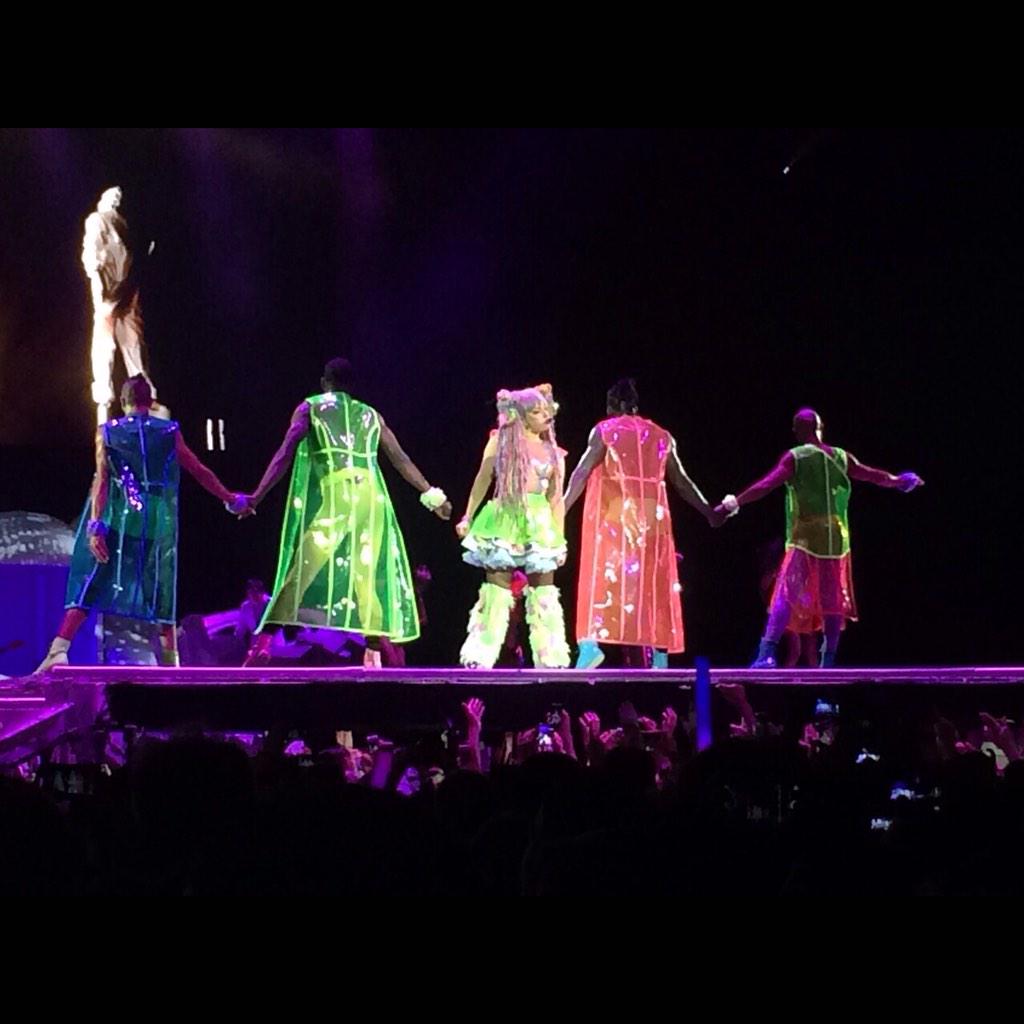 alextweeeets's tweet photo. @UQMusic Gaga, Miley Cyrus, Years &amp; Years,  Sam Smith. I also saw BANKS &amp; Ellie Goulding last year :) http://t.co/KRbI0IDoyH