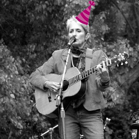 Happy 74th birthday Joan Baez! So many great musicians were born in January, we\re running out of Loog party hats: 