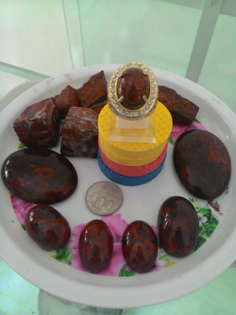 SinnersShop's tweet photo. @latenights_ttv numpang mejeng batu kebumen asli badar besi merah http://t.co/nBSPQq0b4e