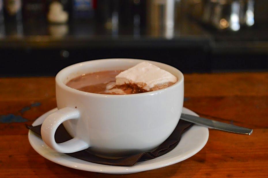 ImpulcityChi's tweet photo. Stay warm #Chicago! Try some hot chocolate from @MindySegal! #HotChocolate #Dessert #Chiberia http://t.co/ABy4Z2YlSJ