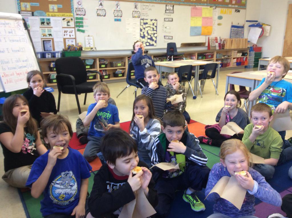 MrsHyatts_Class's tweet photo. Devouring tea biscuits and marmalade in honour of #paddington #lkdsb http://t.co/nibvUepi7O