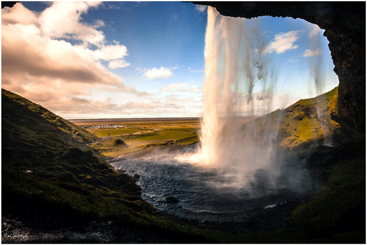 DamsPhotography's tweet photo. #iceland #waterfall #islande #island #cascade #damphotography #photography #Seljalandsfoss #canon #beauty #nature http://t.co/ihDnxRYYIY