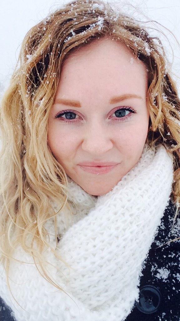 JesMacneil's tweet photo. Sometimes I enjoy the ❄️❄️ #CanadianWinters #snowfall #winter2015 http://t.co/t09voCG0Zp