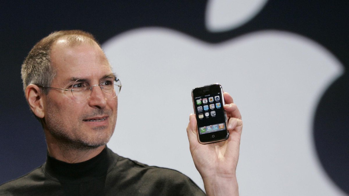 Watch Steve Jobs' announcement of the first iPhone exactly 8 years later: on.mash.to/14AuWx6