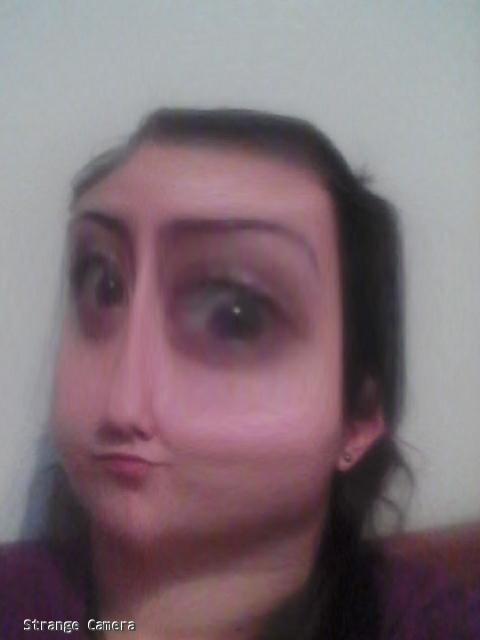 AntoniaMindroiu's tweet photo. #StrangeCamera 😂😂😂 http://t.co/G3MZqxsNlW