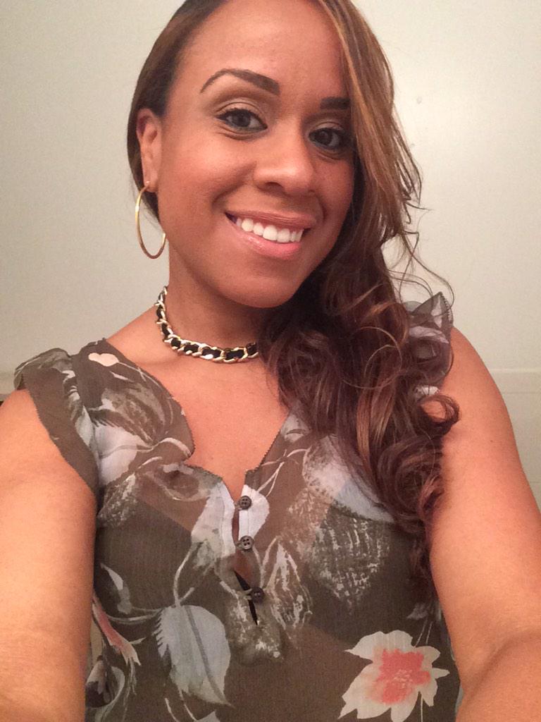 CaroLy143's tweet photo. Love wearing my #hair in soft ringlets in a #sideponytail ππ #feminine #radiant #grownandsexy #scorpio #scorpiosareus http://t.co/nhOyDJB2j7