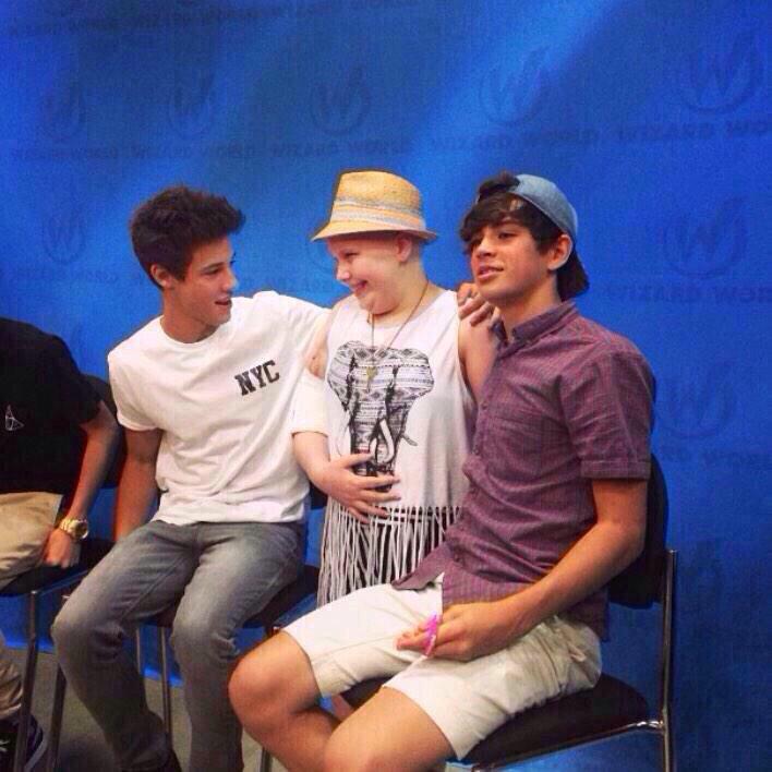 mgcxxlucia's tweet photo. #RIPCaroline So sad and happy at the same time...
sad bc you aren't with us and happy bc you make ur dreams come true http://t.co/FAw0Q3So10