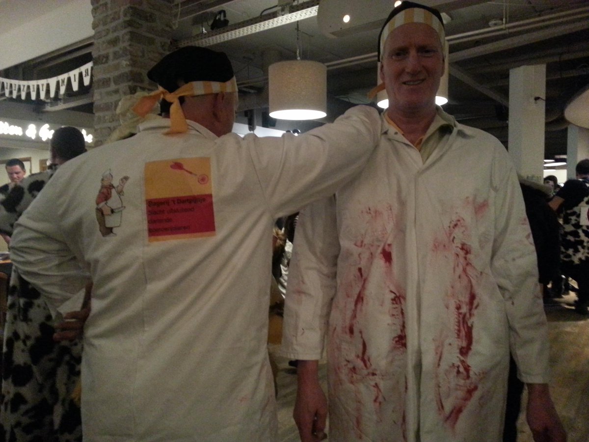 Alle boerderijdieren opgepast voor Slagerij 't Dartpijltje! #darts #texel #toernooi