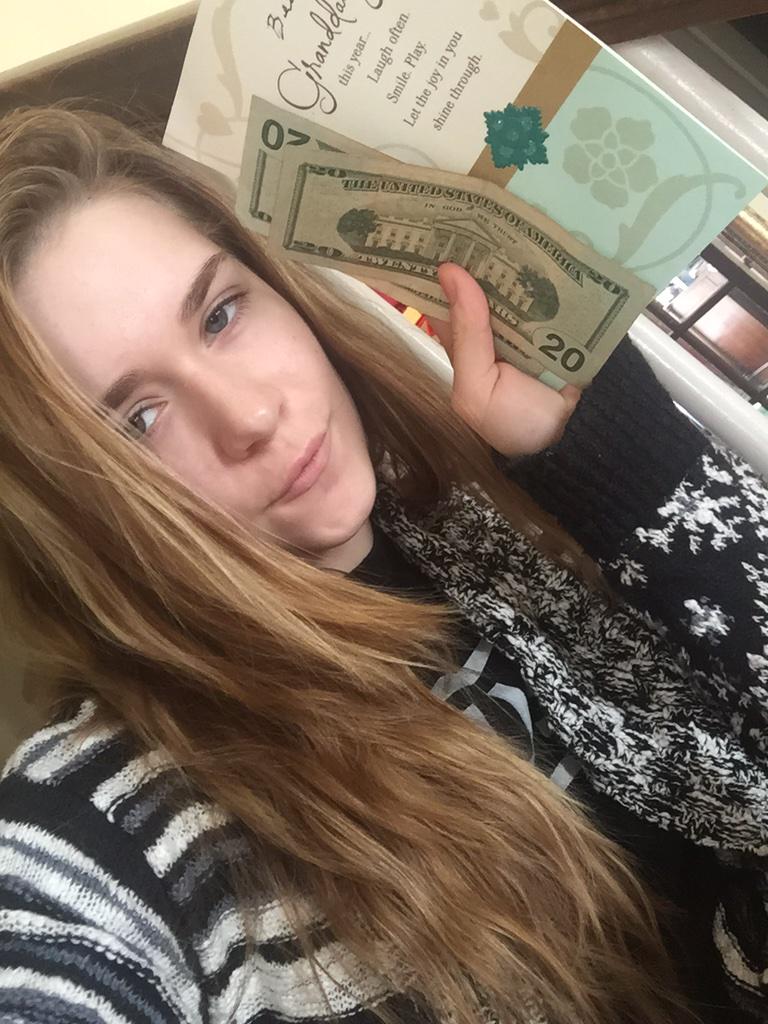 bellspe's tweet photo. U.S. Mail coming thru like a boss #fatstackz #bdaycashflow http://t.co/S0iDh5cPI2