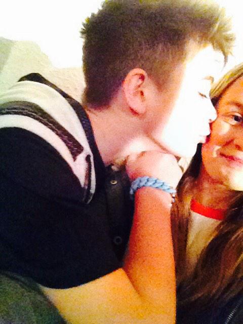 emilyy_jh's tweet photo. Will you ever come to Bath?π π
@BarsAndMelody #BarsAndMelodyQuestionAndAnswer http://t.co/sdesbUyC84 haha