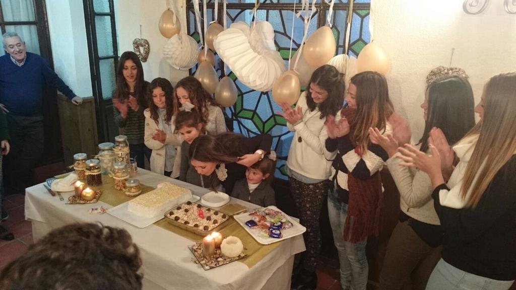 En el cumple de su tia-abuela claudia! <a href="/SBonao/">Sara Bonaño</a>