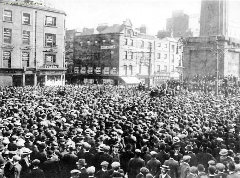 1913 #Lockout
Impressive Commemorative
#CentralBank #Ireland
€15 Coin
Great packed #OConnellStreet 📷
<a href="/OldDublinTown/">Old DublinTown. com</a>