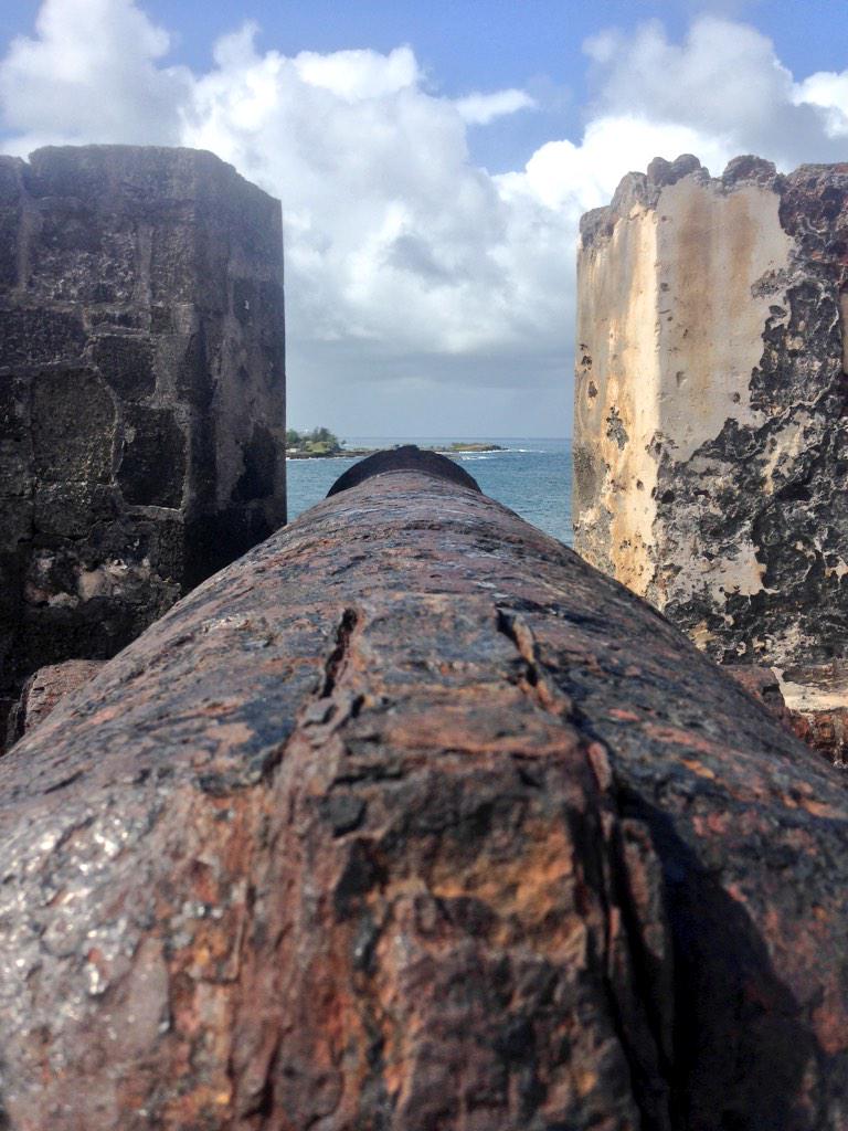 TPorchey's tweet photo. The view from the cannon at the #ElMorro Fort made me feel strong &amp; there may have been a faint #gunpowder smell. http://t.co/cK4pfb5KVx
