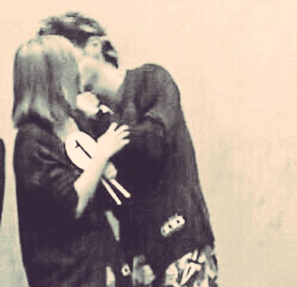 skyhi_hidaka_a's tweet photo. おめでとう 、 千晃

プレゼント買ってないから 俺のちゅーね 笑 http://t.co/RuONX8kBsv