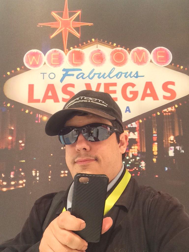 kodac's tweet photo. @BallisticCases gotta #ProtectYourSelfie with #BallisticCES #CES2015 http://t.co/RtZLDa38E5