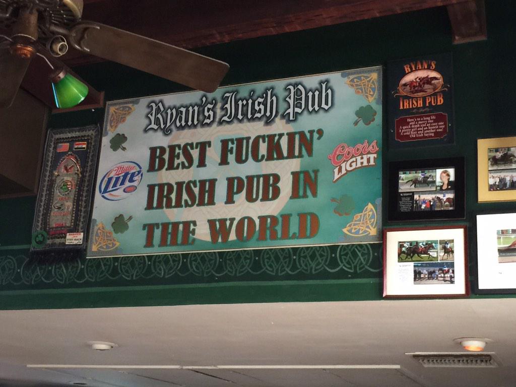 andyneedham01's tweet photo. @SeanMJarvis just called in here for a quick half before basketball tonight! #hatejazz http://t.co/NjrfyNsObX