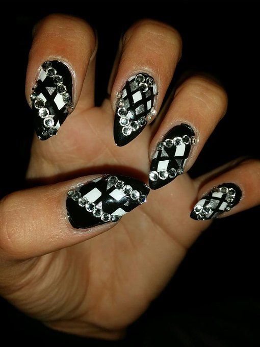 Nails done! Bling Bling 💎 http://t.co/hwy65yypS5<a href="/tag/billsmafia"class="tags"><span>#billsmafia</span></a>