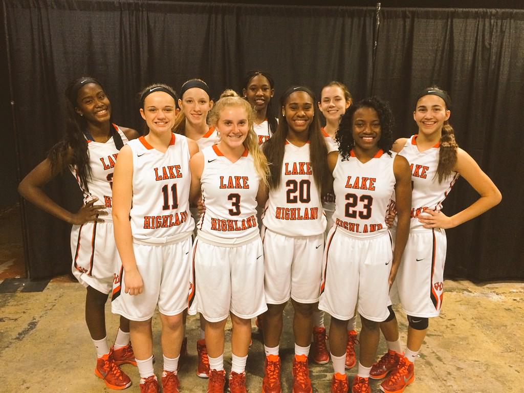 OHShowdownOtown's tweet photo. Lake Highland girls ready to go in this first matchup! The Showdown is going down! #LetsBallLetsGo @LHPS_athletics http://t.co/fEEO07SE1t
