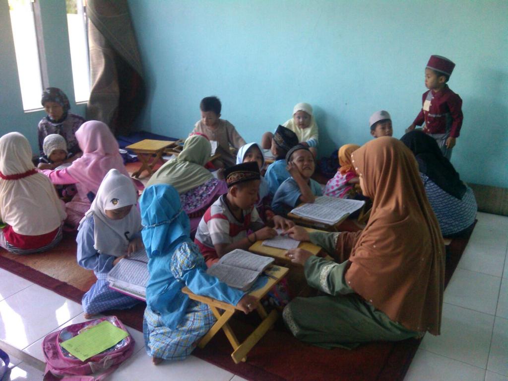 5/5 salah satu kegiatan di Rumah tahfidz Sidoarjo yg mau support ..mention saja ke <a href="/agustina_lusi/">Lusi Agustina</a> ato <a href="/qosim450/">Qosim</a>