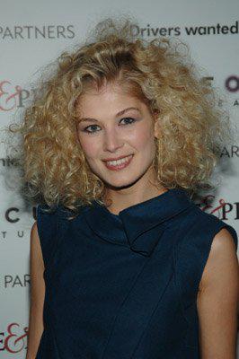  HEY HAPPY BIRTHDAY I HOPE IT\S GR8 here\s a pic of rosamund pike with crazy hair you\ve probs seen b4 