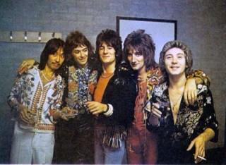 Happy Birthday Rod Stewart
born 1945.1.10

with FACES 