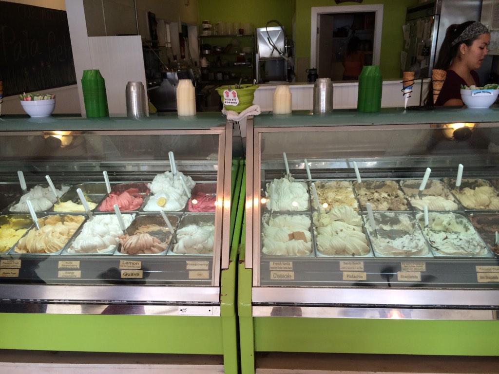 WE SCREAM FOR ICE CREAM !