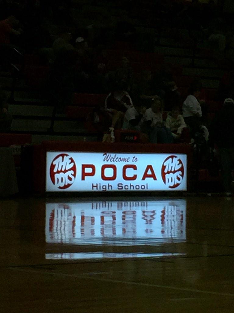 ThePictureGuyWV's tweet photo. Photographing at Poca High School tonight. Find my pictures at http://t.co/t0efMSK9mh @The_6th_Man_ @PHSDotNation http://t.co/pwR2DcsIAa