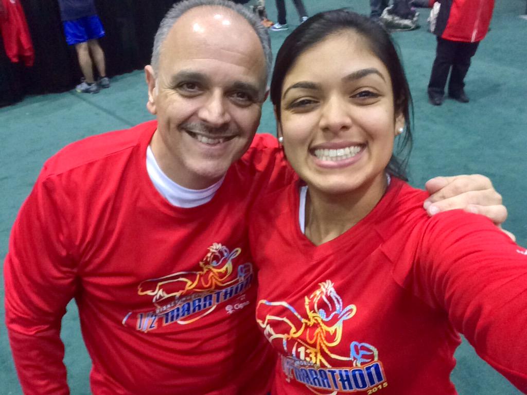 amandaluciano's tweet photo. ready to rock and roll. . . #TNTrunDisney #IAMTNT #DisneyHalfMarathon http://t.co/y8VIzvVcPj