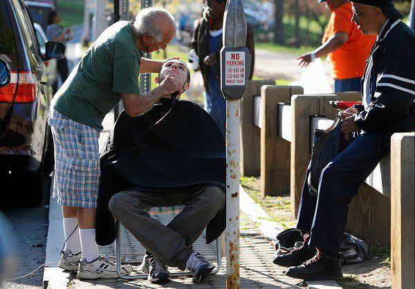 UberFacts's tweet photo. 20 pictures that will restore your faith in humanity... http://t.co/aVggOFjSRz http://t.co/xQugtUpCjS