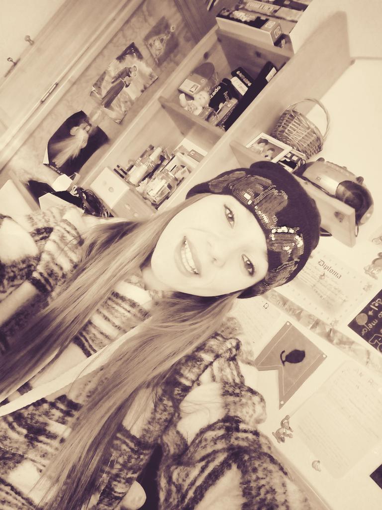 Maria_EF29's tweet photo. Selfiiee 🐒🐒🐒 http://t.co/TPBWxDPw8m