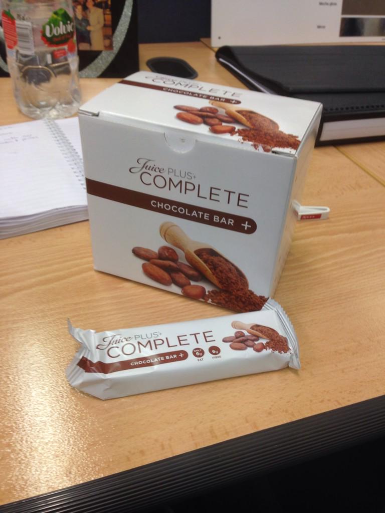 katiepolx's tweet photo. Can't get enough of these 😋 perfect for on the go! #JuicePlus #CompleteBars #ChocolateBars http://t.co/Kf91DcD0Hh
