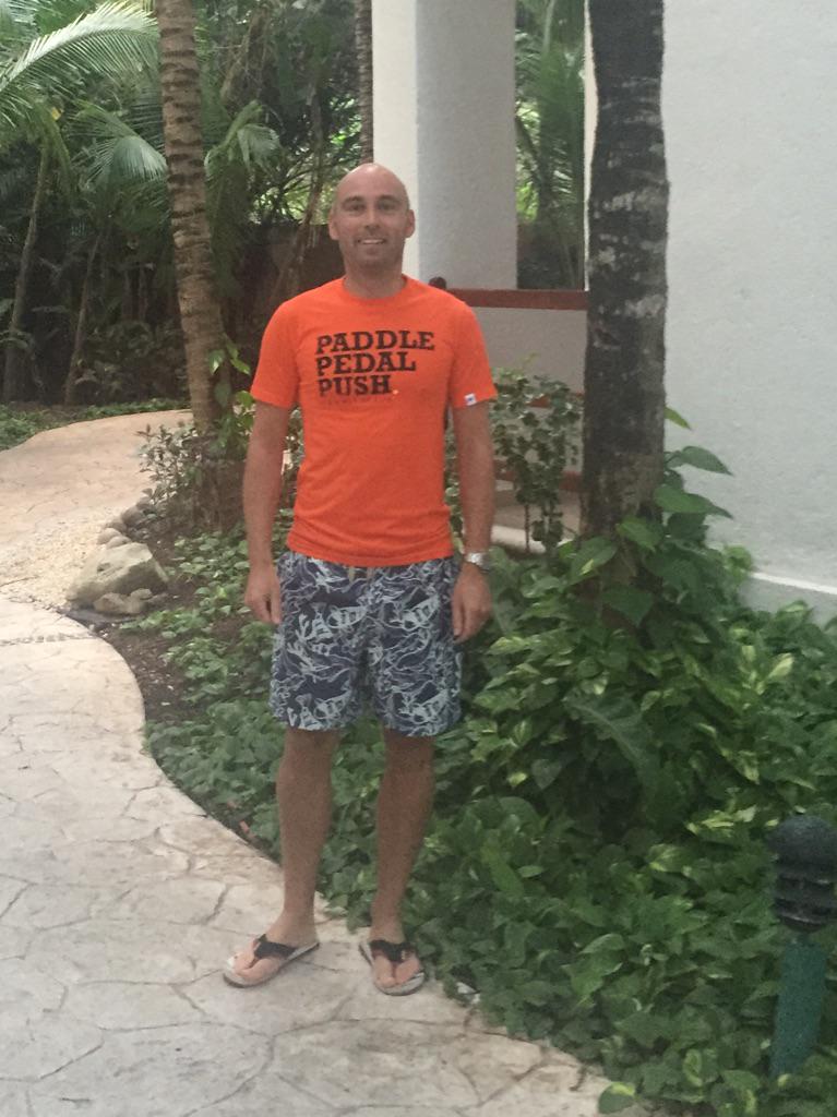 RHobbsie's tweet photo. @StrokeCrank 5000miles away and rocking the Orange look! http://t.co/T2doxhk5yH