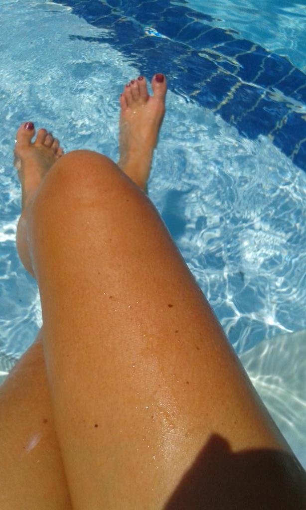 BodibronzeSA's tweet photo. My plan for today, getting sunkissed with my fav @caribbeantanSA protection in a can spf15 #Safetanning.#bronzed http://t.co/KBEsjVgogM