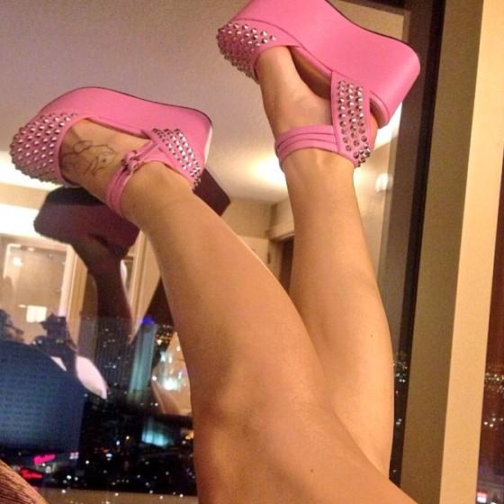 Slutfactory76's tweet image. LOOK AT THESE SEXY SHOES I BOUGHT