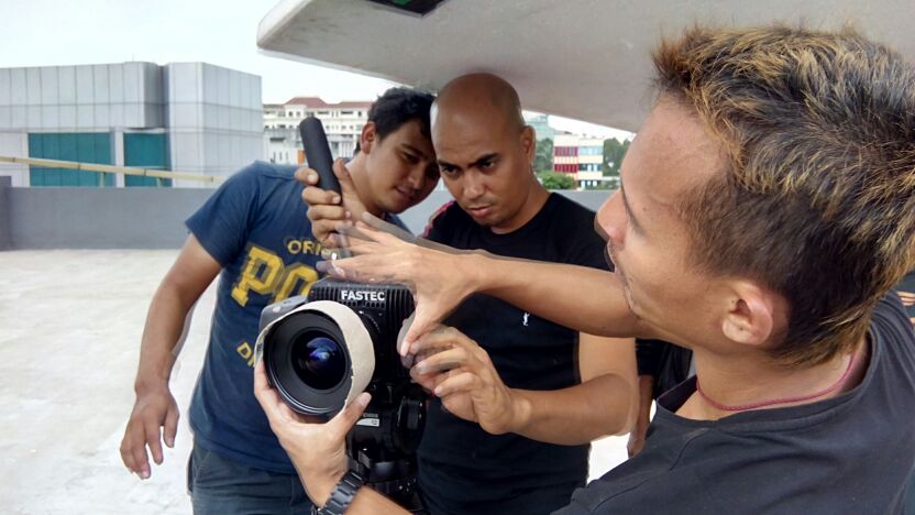 WowoHSV's tweet image. Bili membantu Fahmi untuk menset kamera #Fastec #TS3Cine di film #DoubleTrouble #EpenCupen tgl 7 Jan 2015