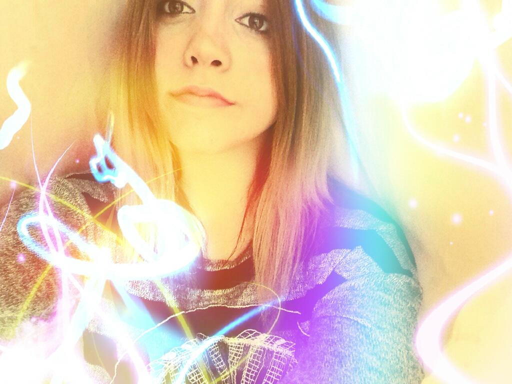 esthery6066's tweet image. Rt if u love @CarrieGMoretz #AngelMaria