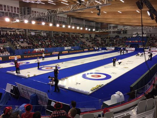 CassandraYYC's tweet image. Hurry hard! Great time at the #contcup @CCACurling @TourismCalgary