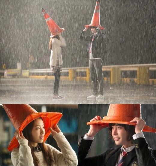 SeriesRecommend's tweet photo. ช่วงนี้ไปไหนมาไหนอย่าลืมพกร่มไปนะคะ ☔️
แต่ใครสนใจจะทำแ��บรูปที่สุดท้ายก็ไม่ว่ากันค่าาา 😝 http://t.co/EjtoNLBrSY
