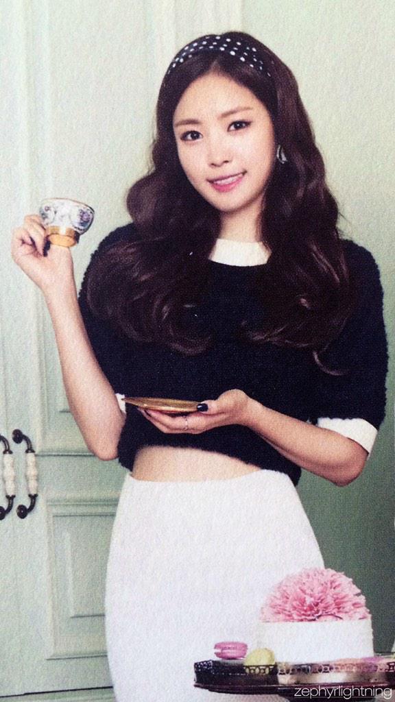 fakesehunexo's tweet photo. Apink Naeun (@Apinksne) close up shots for 2015 Seasons Greetings Calendar  http://t.co/0JVautEvCq