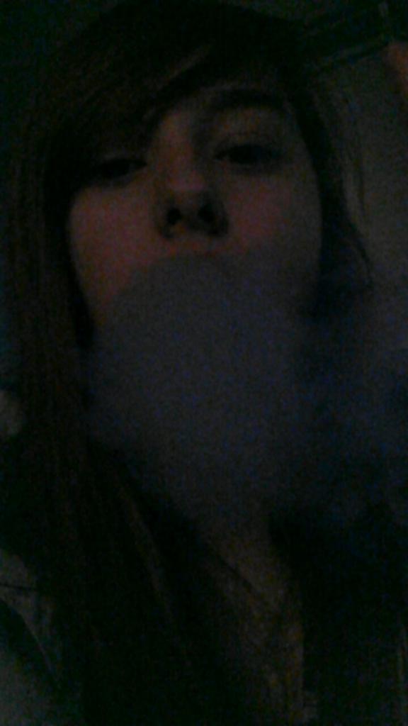 AmdeelMy's tweet photo. At the hookah! http://t.co/QgqZPaKFQW