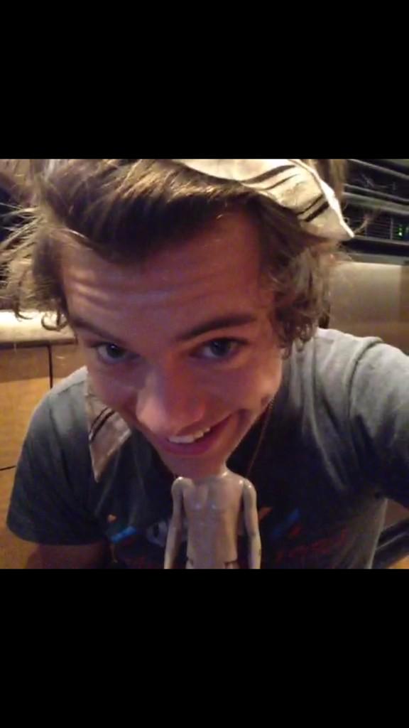 mgcliterally's tweet image. When you have 18.8k tweets &amp;amp; over half of them are to luke hemmings from 5sos but you don't get a follow has me like