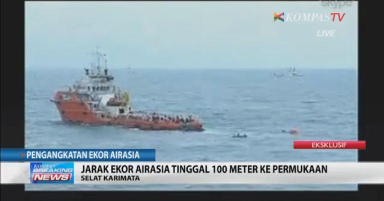 #BREAKINGNEWS Jarak ekor pesawat AirAsia #QZ8501 tinggal 100 meter ke permukaan