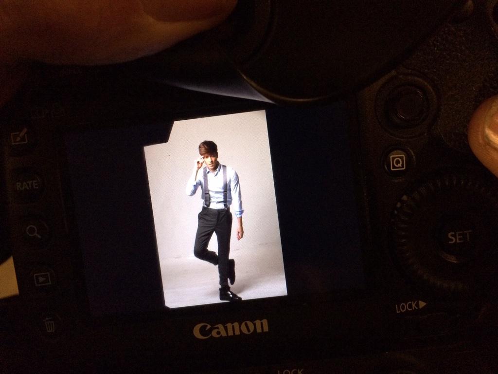 rogergzz's tweet image. Próximo viernes en la portada de la revista @EstiloDF RT si quieres una autografiada